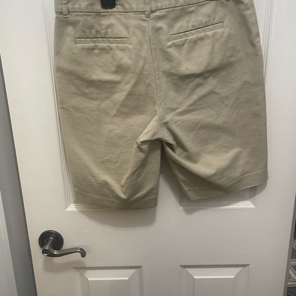 Liz Claiborne short khaki size 10 long shorts - Picture 7 of 9